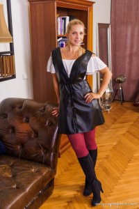 Only-Opaques Jenni P in knee high boots and opaque pantyhose 